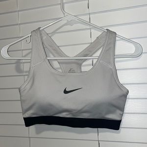 Nike dri-fit woman’s sports bra